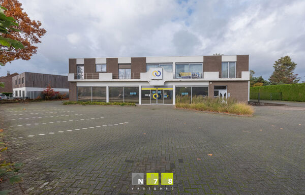 Gebouw voor gemengd gebruik te koop in Maaseik