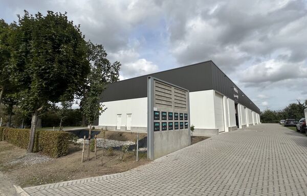 Industrieel gebouw te huur in Maaseik