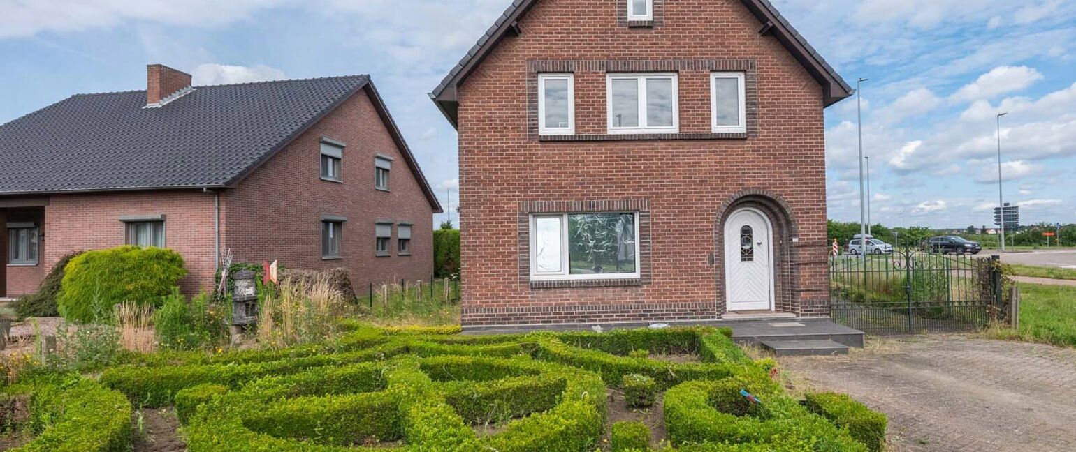 Gebouw voor gemengd gebruik te koop in Dilsen-Stokkem