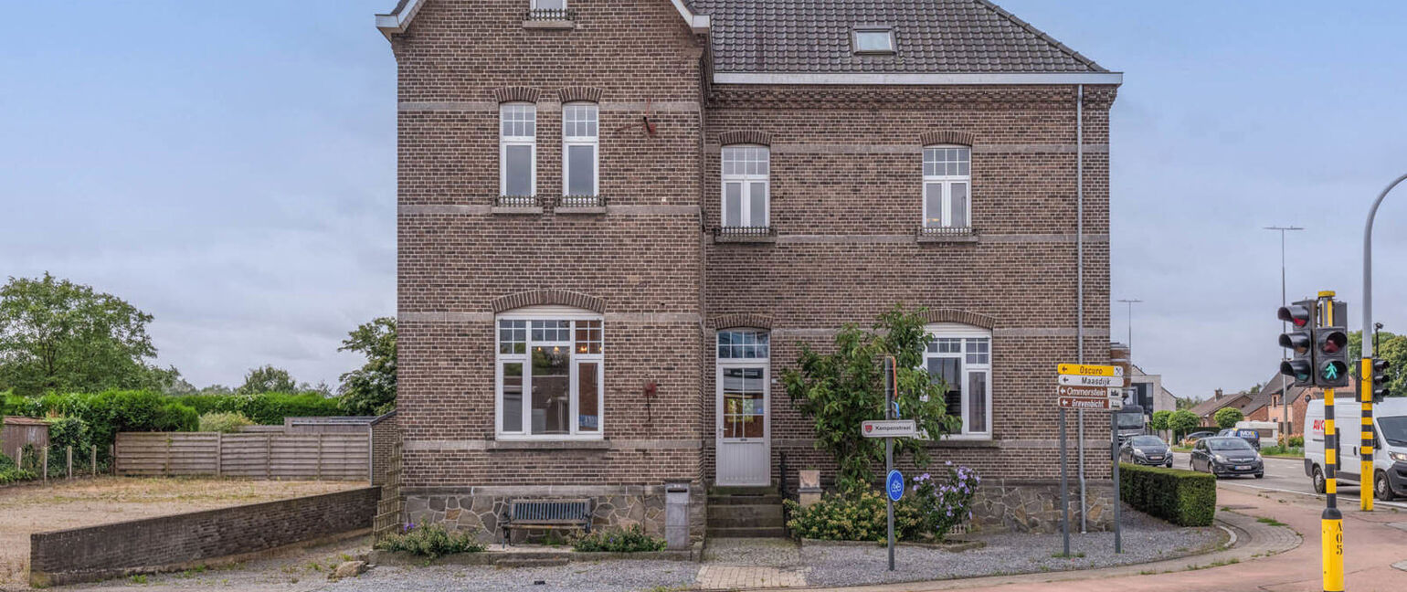 Gebouw voor gemengd gebruik te koop in Dilsen-Stokkem