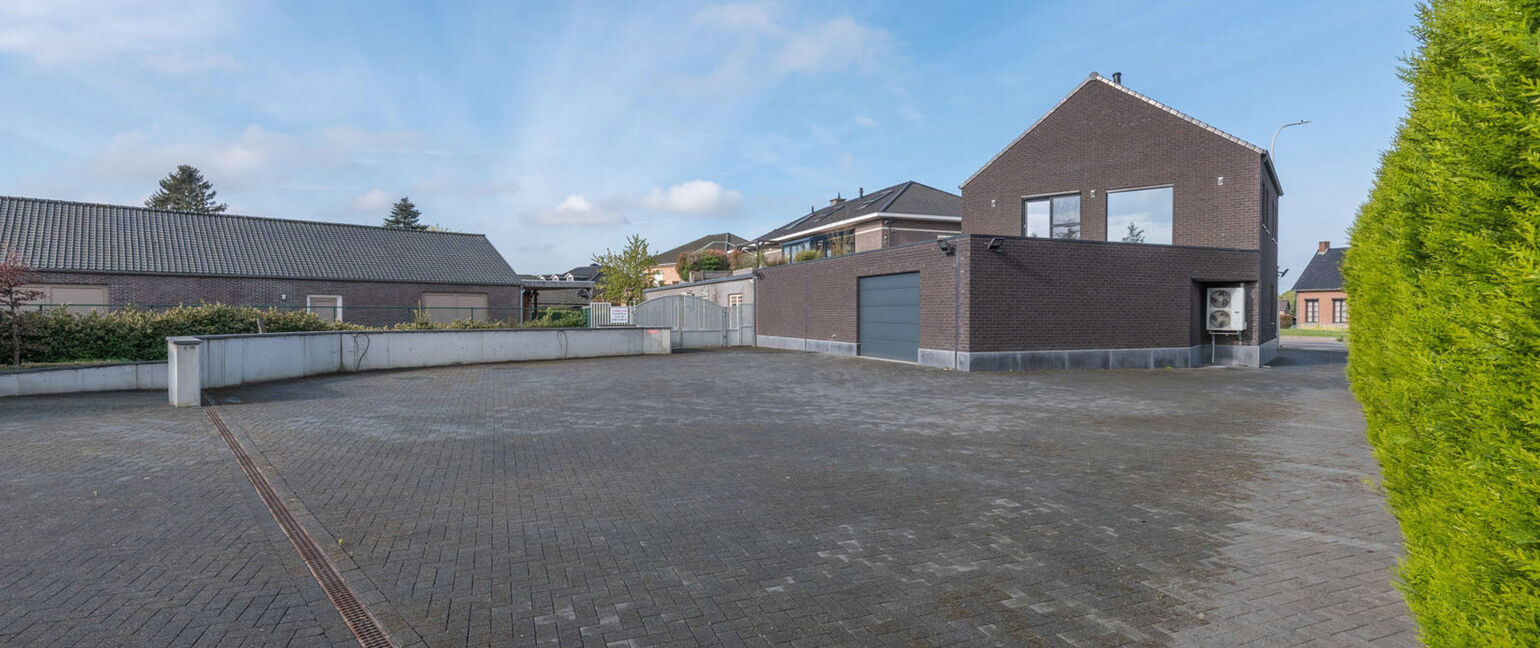 Gebouw voor gemengd gebruik te koop in Dilsen-Stokkem