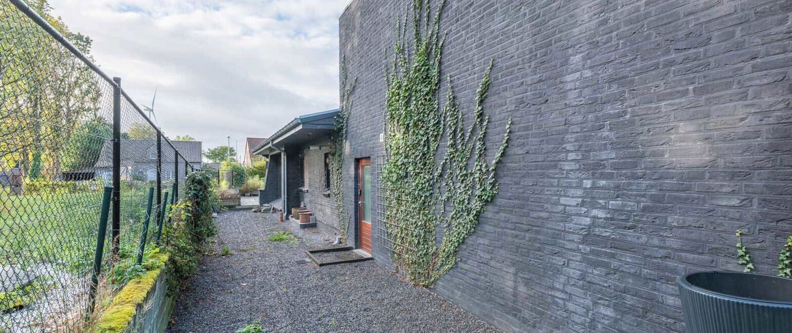 Gebouw voor gemengd gebruik te koop in Dilsen-Stokkem