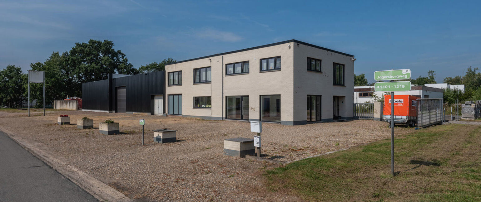 Gebouw voor gemengd gebruik te koop in Maaseik