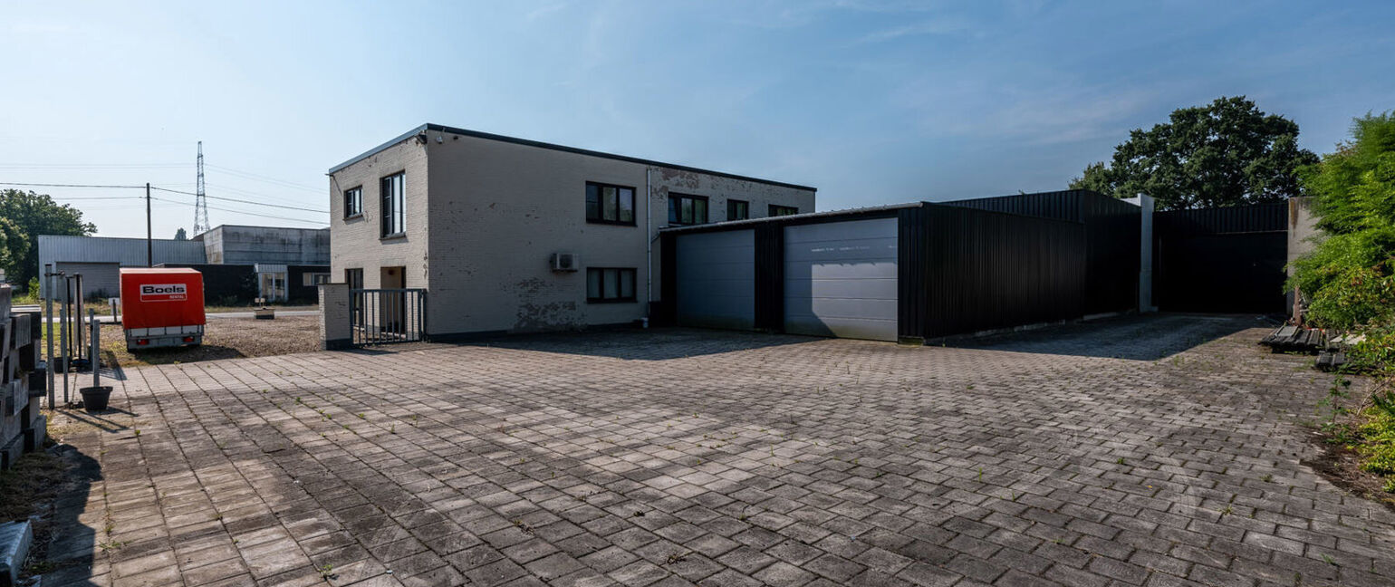 Gebouw voor gemengd gebruik te koop in Maaseik