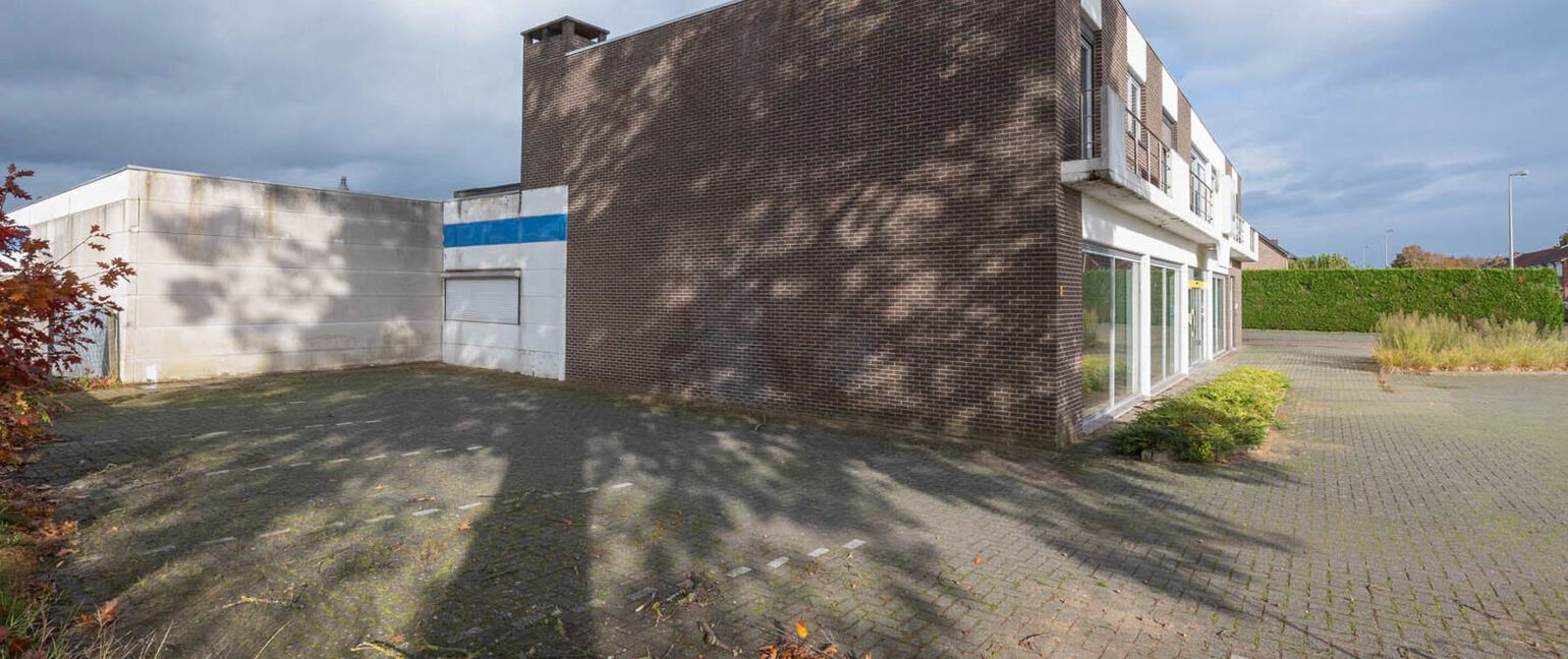 Gebouw voor gemengd gebruik te koop in Maaseik