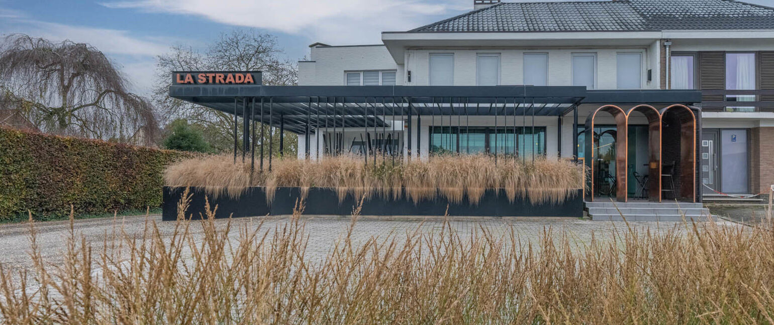 Gebouw voor gemengd gebruik te koop in Maasmechelen