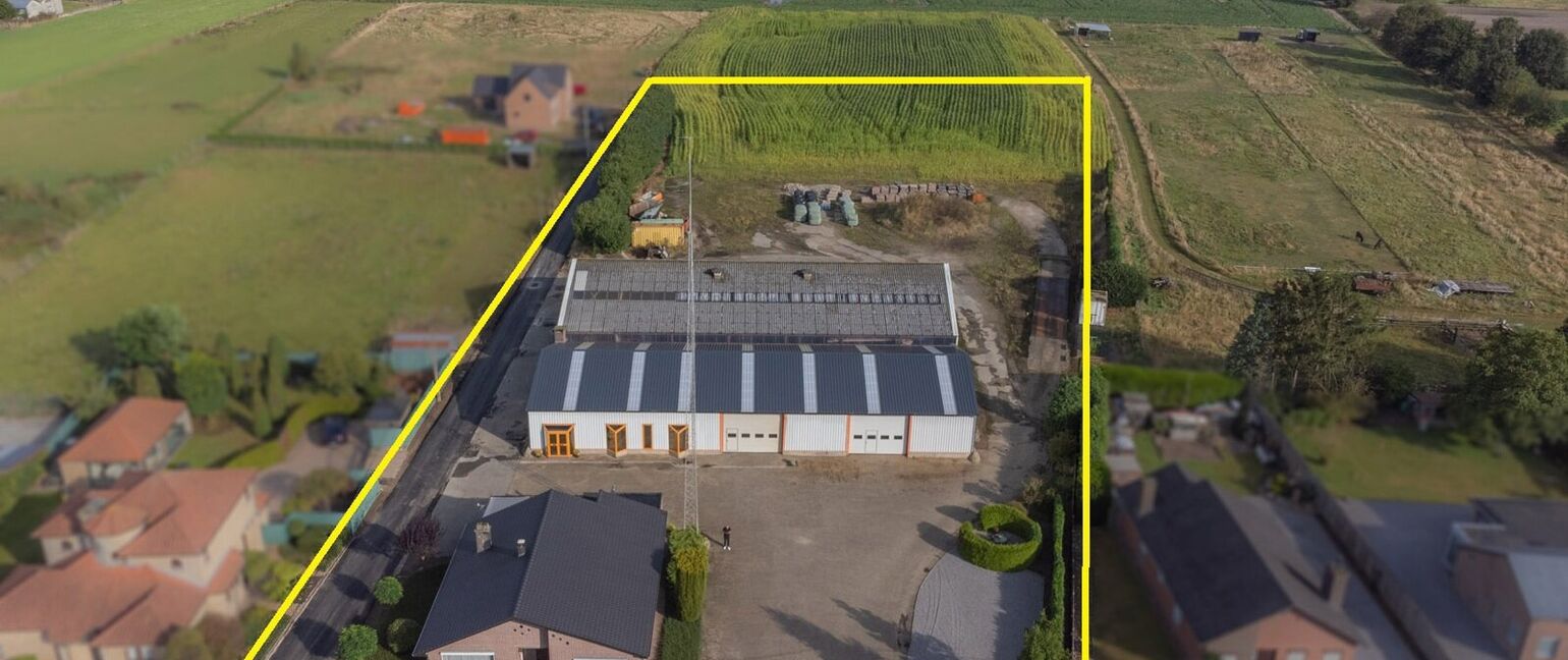 Gebouw voor gemengd gebruik te koop in Oudsbergen