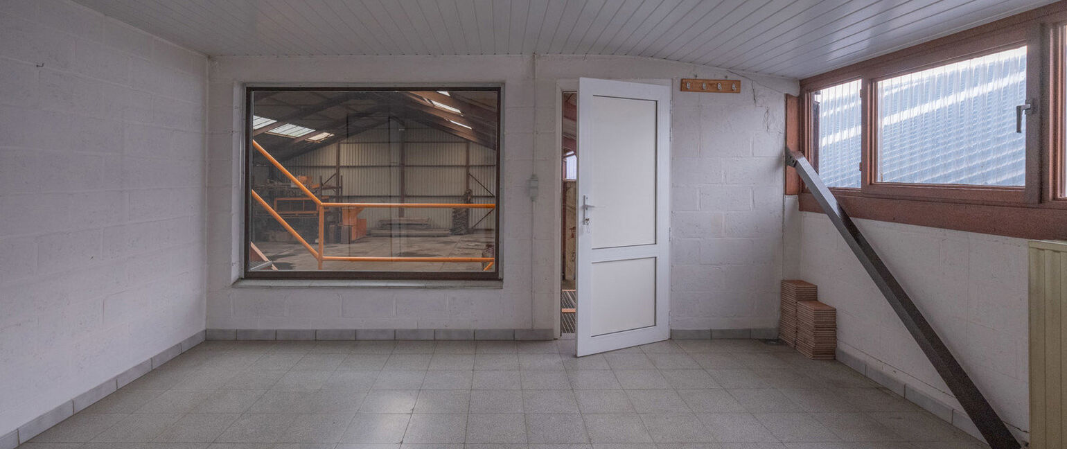 Gebouw voor gemengd gebruik te koop in Oudsbergen