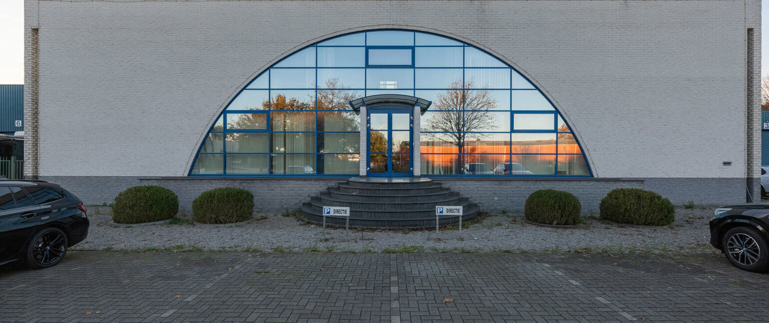 Industrieel gebouw te huur in Dilsen-Stokkem