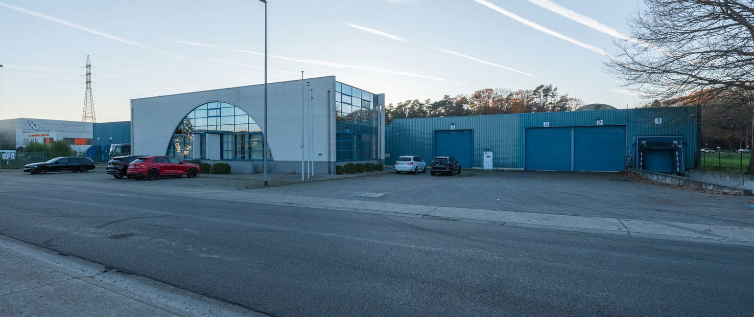 Industrieel gebouw te huur in Dilsen-Stokkem