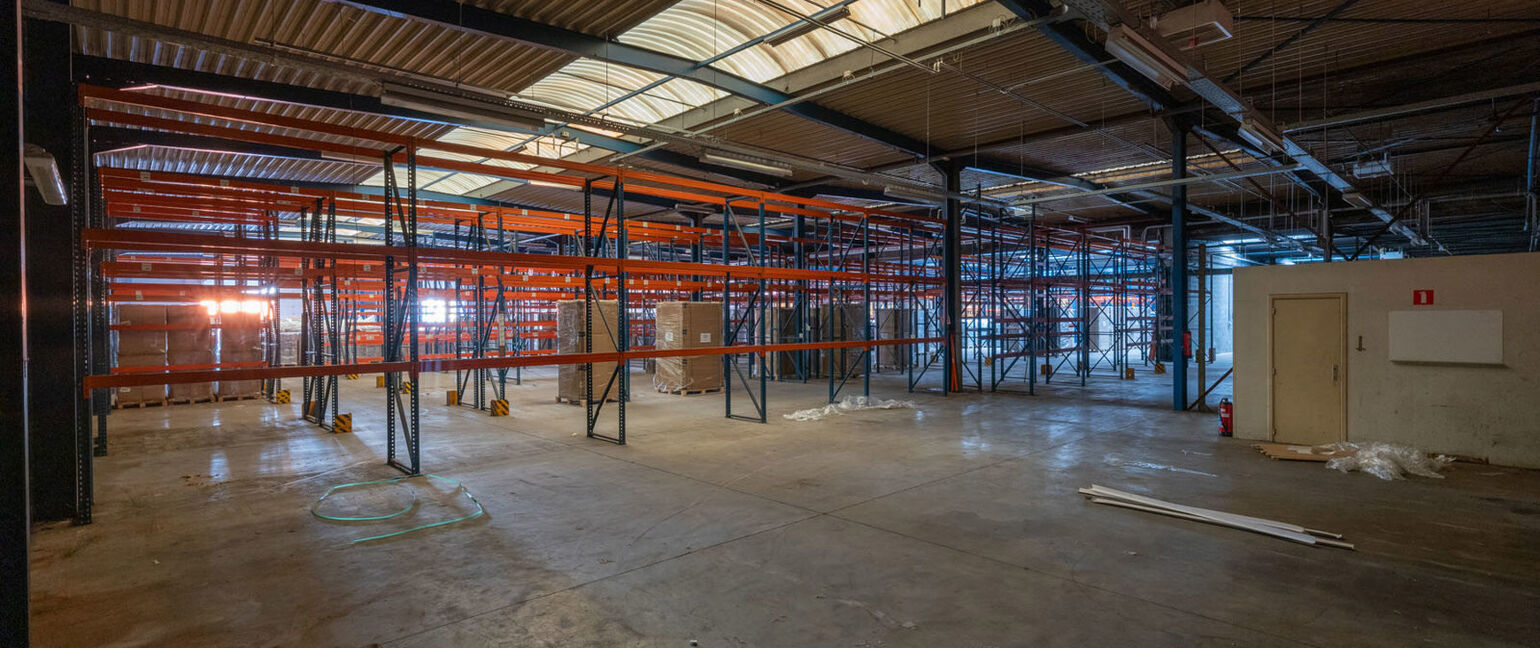 Industrieel gebouw te huur in Dilsen-Stokkem