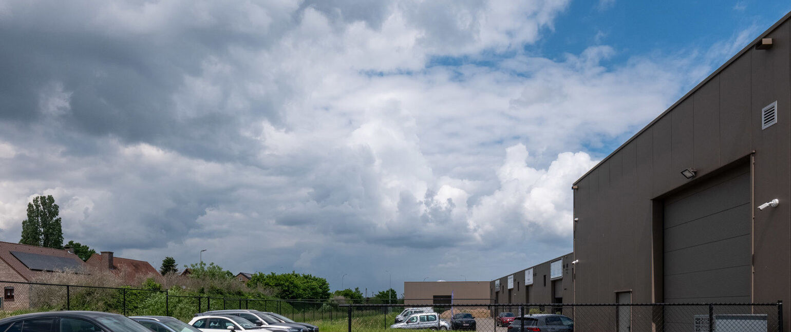 Industrieel gebouw te koop in Dilsen-Stokkem