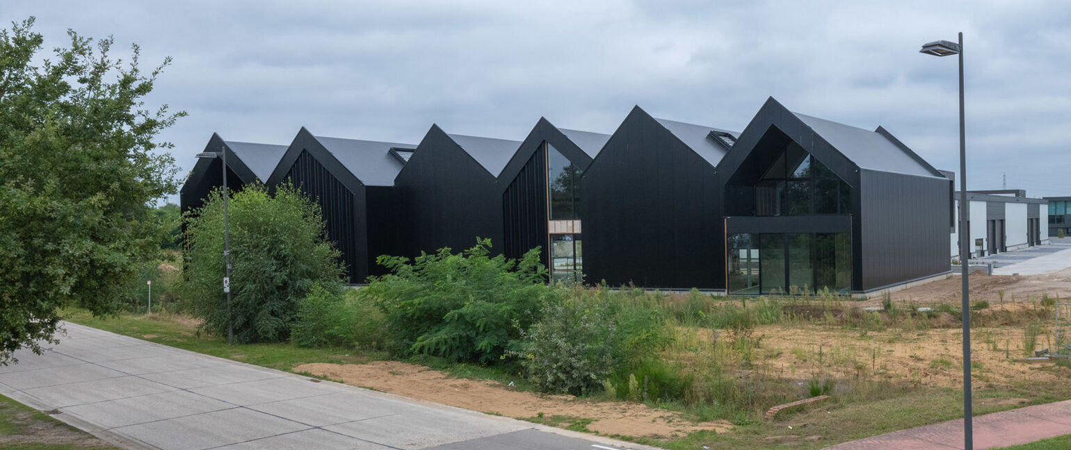 Industrieel gebouw te koop in Dilsen-Stokkem