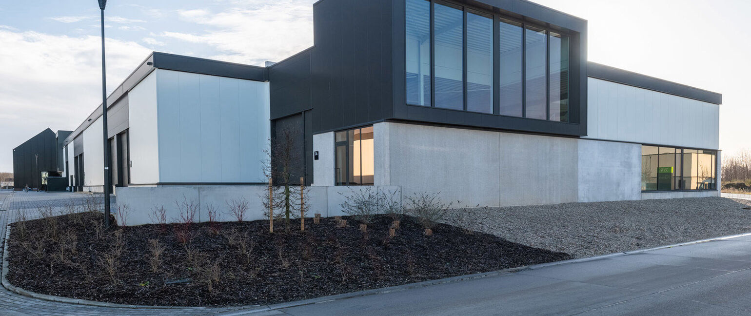 Industrieel gebouw te koop in Dilsen-Stokkem