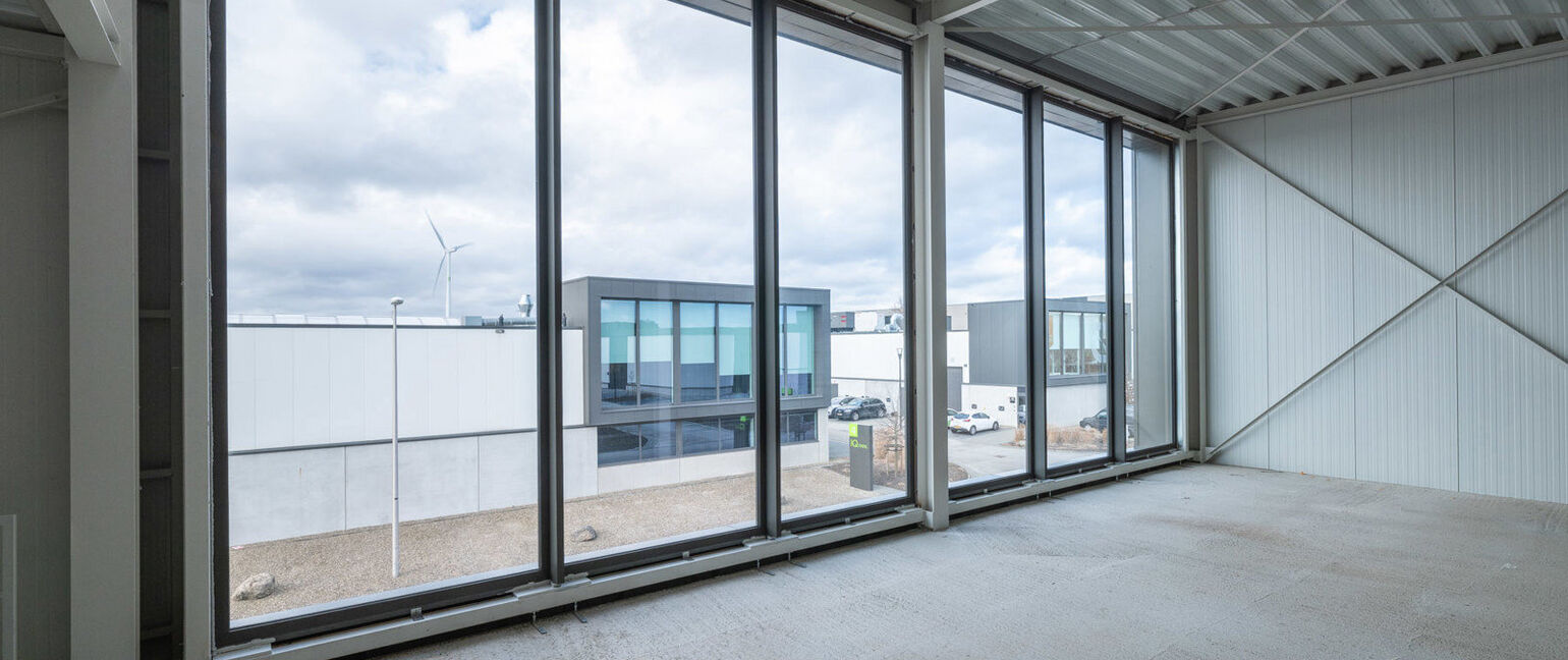 Industrieel gebouw te koop in Dilsen-Stokkem