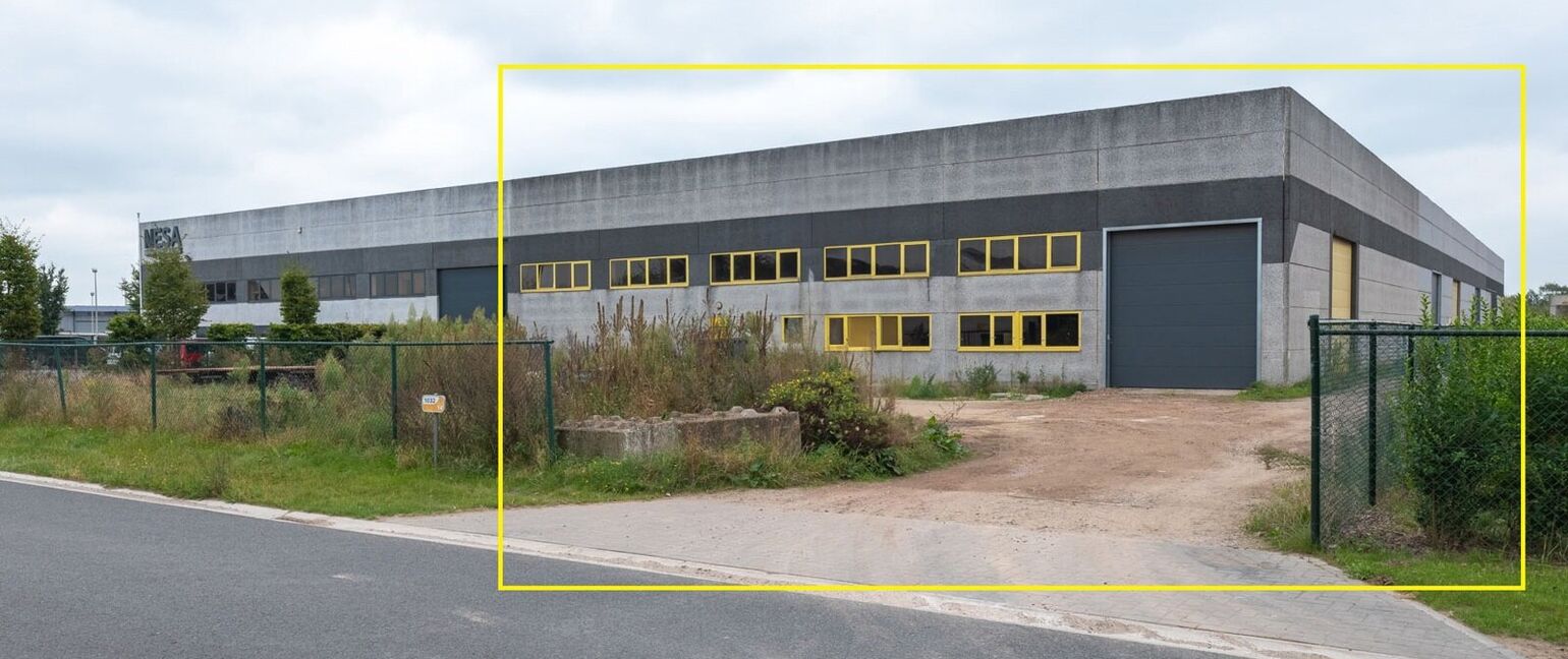 Industrieel gebouw te koop in Maaseik